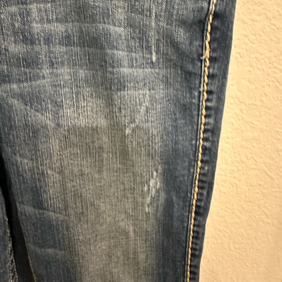 Cowgirl Tuff never give up women’s jeans.  28 waist, 35 length. - Picture 5 of 12